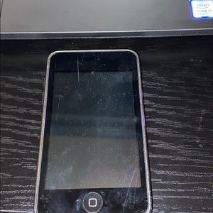 Old IPod (does not come with charger)